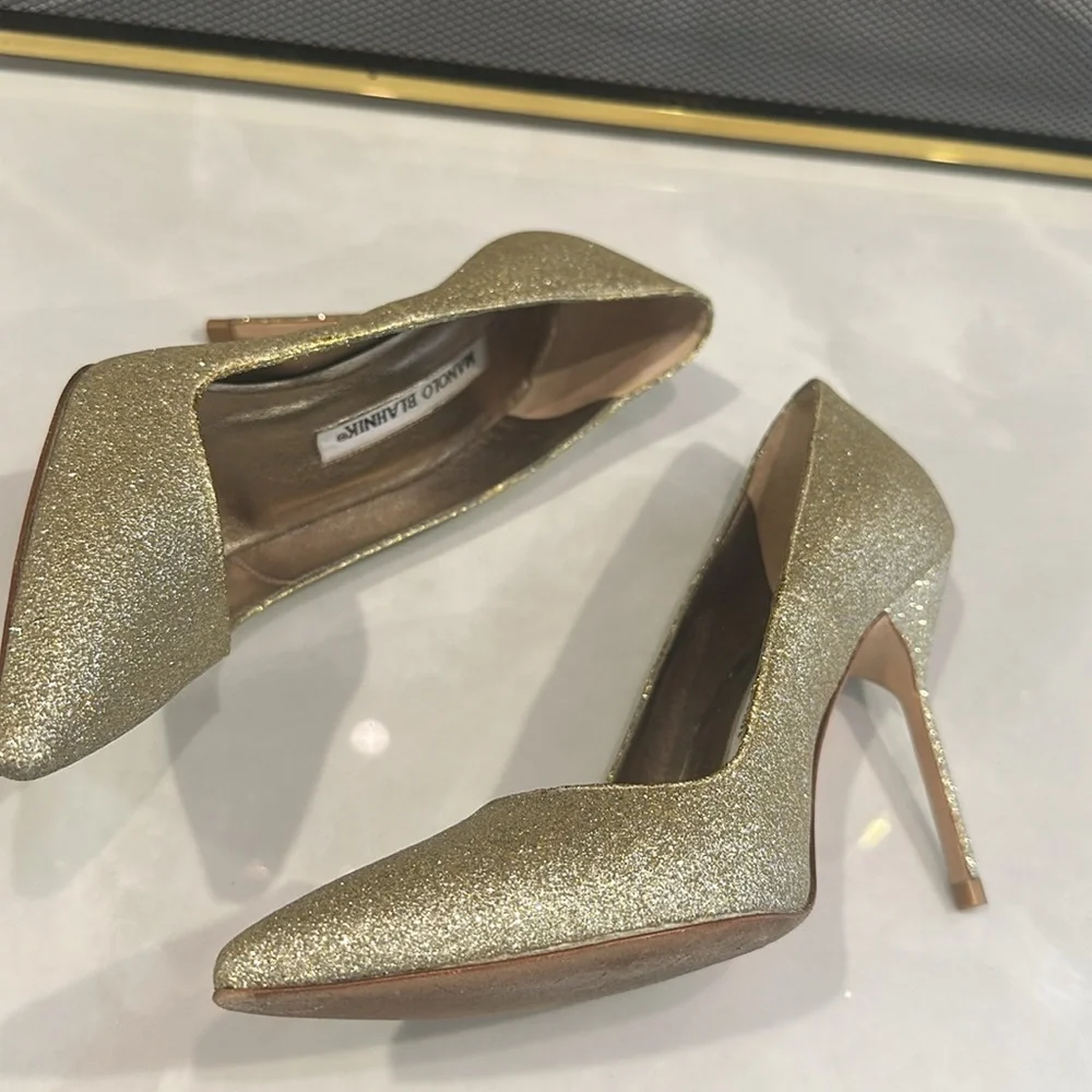 Manolo Blahnik Gold Women's Shoes l
